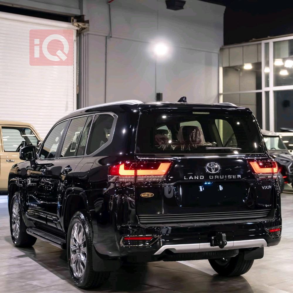 تۆیۆتا لاند کروزەر